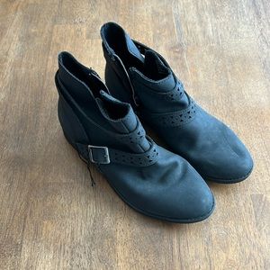 Size 4 Youth Black Booties
